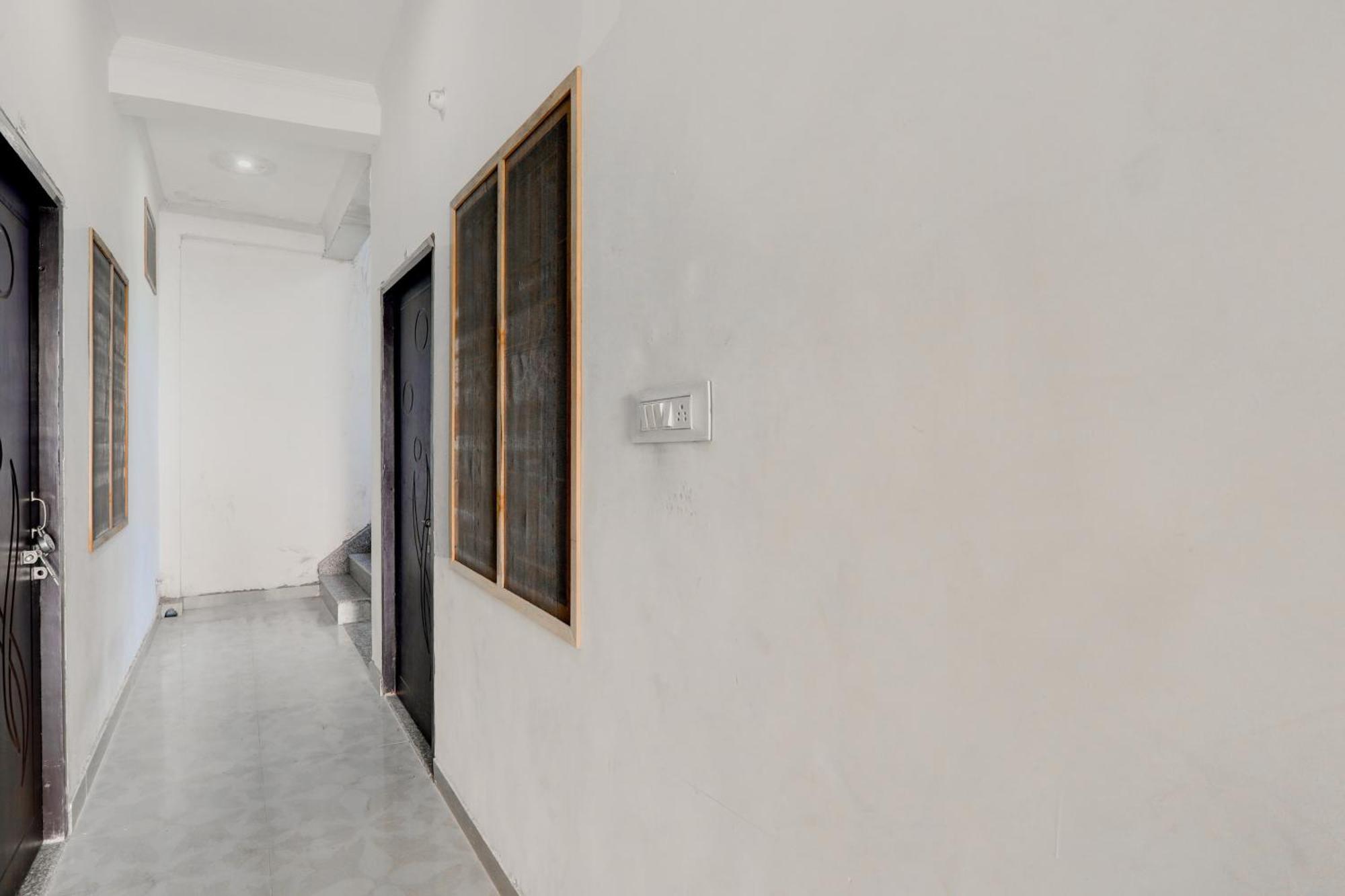Oyo Flagship Shine Hotel Chinhat Exterior photo